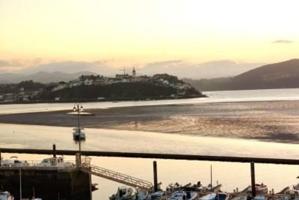 Piso con vistas a la ría en el puerto de Figueras, Castropol, Asturias. photo 0