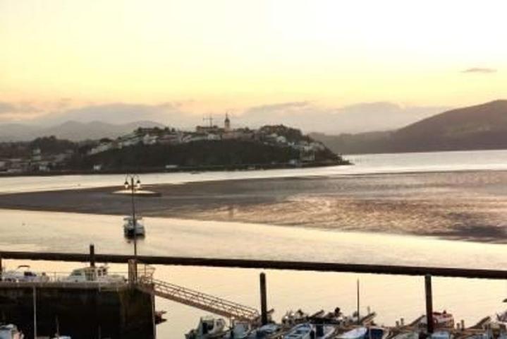 Piso con vistas a la ría en el puerto de Figueras, Castropol, Asturias. photo 0