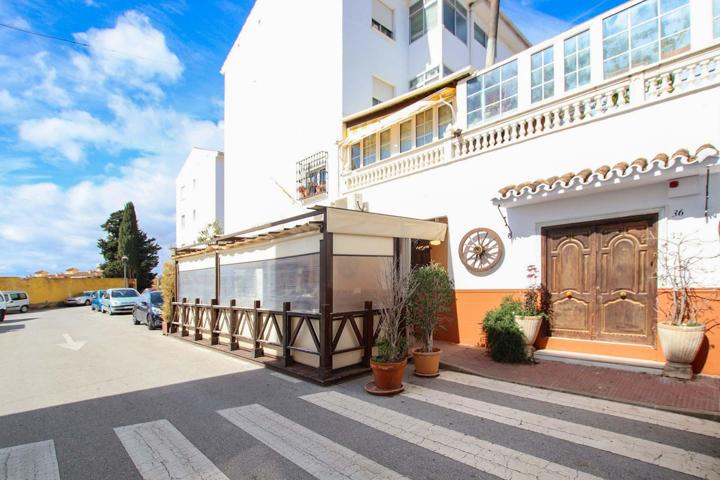 Bar + apartamento en Selwo, Estepona photo 0