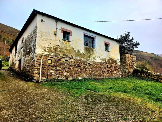 CASA DE PUEBLO EN EL ENCANTADOR PUEBLO DE BUSMAYOR EN EL CONCEJO DE VILLAYON photo 0