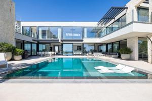 Villa Contemporánea en primera línea de golf en La Alquería, Benahavís photo 0