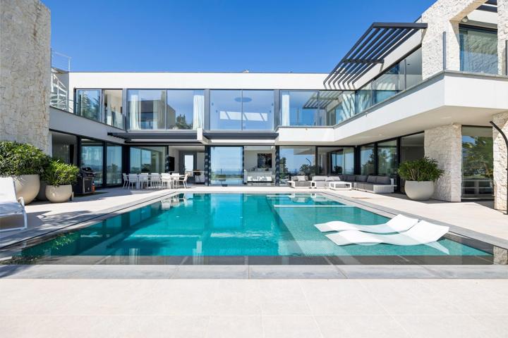 Villa Contemporánea en primera línea de golf en La Alquería, Benahavís photo 0
