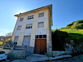 ¡Dos viviendas en una! Gran casa en El Curión (Luarca) con terreno y vistas despejadas photo 0