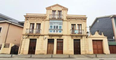 Casa Señorial con Historia y Arte en el Corazón de Tapia – ¡IDEAL INVERSORES! photo 0