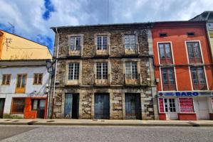 Edificio con terreno para rehabilitar en pleno centro de Vegadeo photo 0