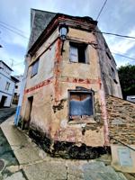 ✨ Oportunidad en Figueras – Casa con vistas al puerto para reformar ✨ photo 0