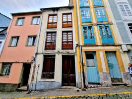Casa histórica en el centro de Ribadeo con múltiples posibilidades photo 0
