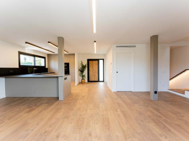 Casa En venta en Sant Boi De Llobregat photo 0