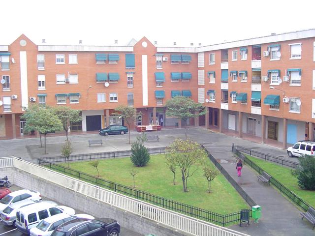 Piso en venta en Plasencia de 80 m2 photo 0