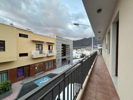 Piso con azotea privada en Los Llanos de Aridane photo 0