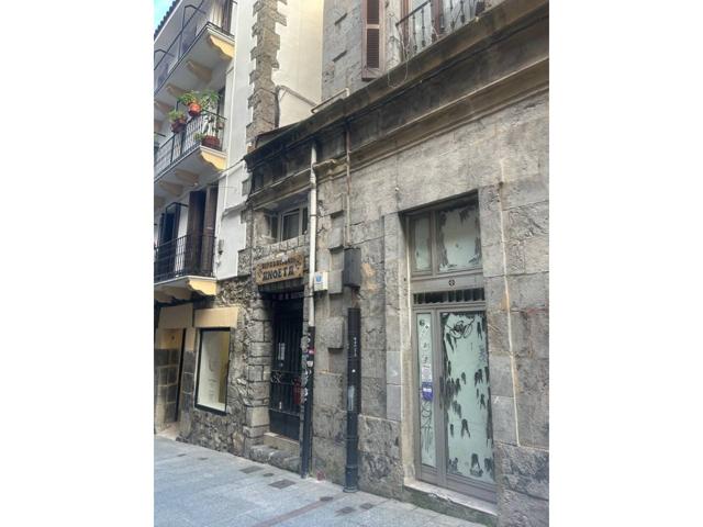 HERNANI. CASCO VIEJO. KALE NAGUSIA. ENTREPLANTA DE 15 M2 APROX. EXTERIOR Y CON BAÑO. IDEAL CONSULTA. photo 0