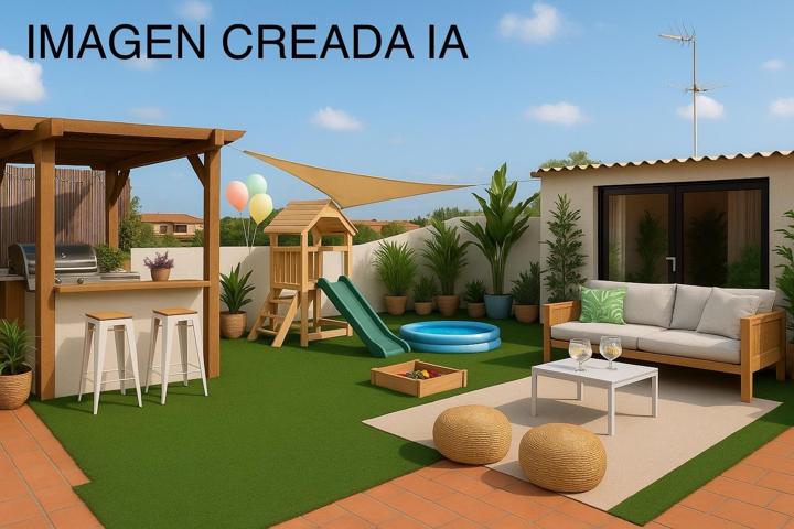 CASA IDEAL CON DOS VIVIENDAS INDEPENDIENTES Y UNA TERRAZA SOLARIUM DE 100M2 photo 0