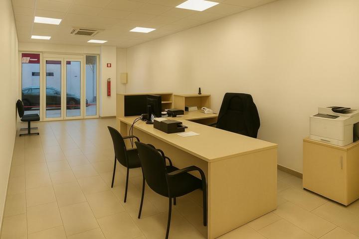 LOCAL EN PERFECTO ESTADO Y CENTRICO photo 0