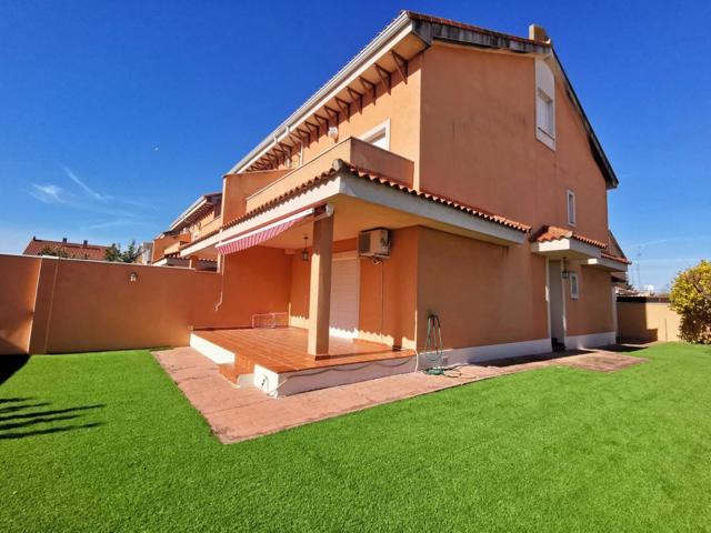 Unifamiliar Pareada En venta en Talavera De La Reina photo 0