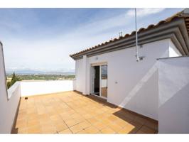 Amplia casa renovada, 3 dormitorios mas ático con terraza photo 0