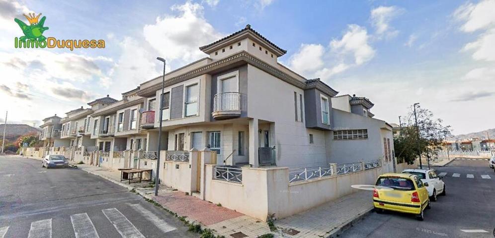 Conjunto residencial de 21 casas adosadas terminadas (OKUPADAS). photo 0