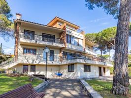 Villa En venta en Sant Cugat Del Vallès photo 0