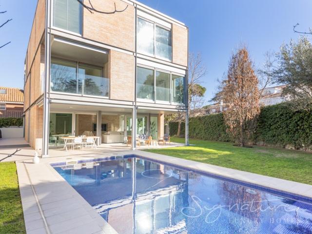 Villa En venta en Sant Cugat Del Vallès photo 0