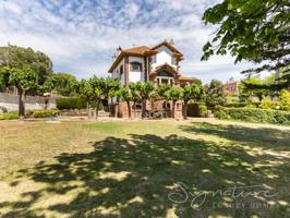 Villa En venta en Sant Cugat Del Vallès photo 0