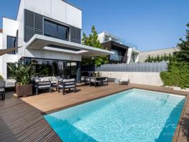 Villa En venta en Sant Cugat Del Vallès photo 0