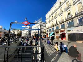 Piso en venta en Calle de la Cruz photo 0