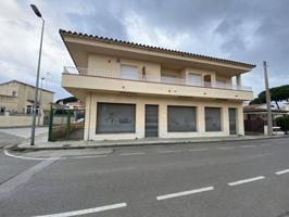 Local comercial convertible en 3 Apartamentos photo 0