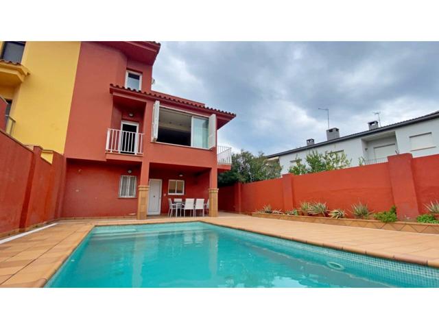 Casa con Jardín y Piscina Privada (cerca del pueblo) photo 0