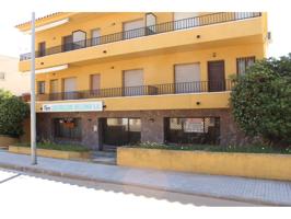 Local comercial convertible en 3 garajes cerrados photo 0