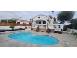 Encantadora casa en planta baja con piscina privada photo 0