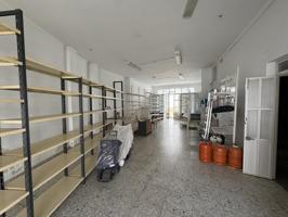 Conjunto de dos pisos y local comercial. photo 0