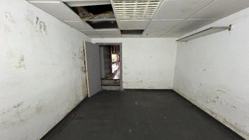 Local en venta en UTRERA de 203 m2 photo 0