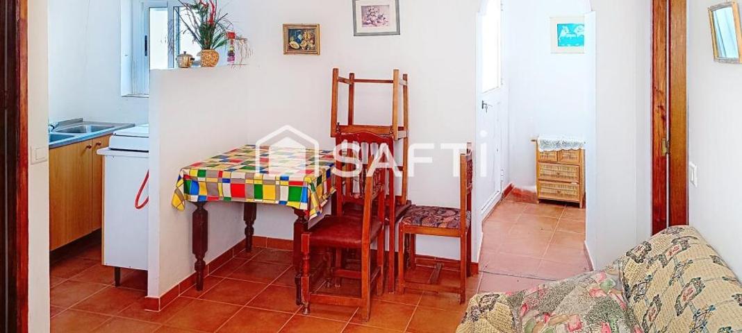 ¡Oportunidad única, rebajada en Benaoján! Casa de pueblo con jardín y vistas espectaculares. ¿Buscas una propiedad con mucho potencial y a solo 15 minutos de Ronda? Esta casa de pueblo en el encantador municipio de Benaoján es la oportunidad perfec photo 0