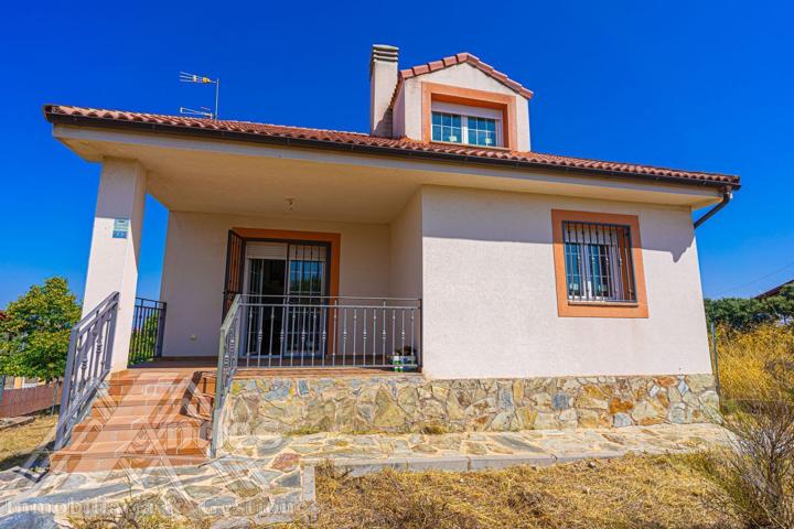 Villa En venta en Zarzuela del Monte photo 0