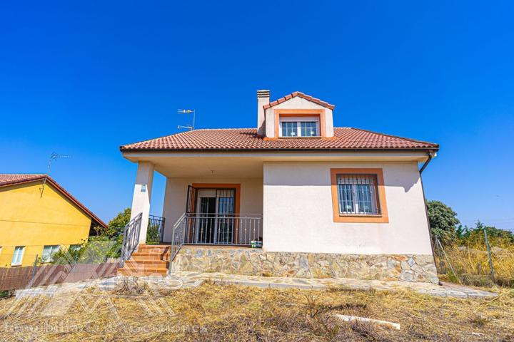 Villa En venta en Zarzuela del Monte photo 0