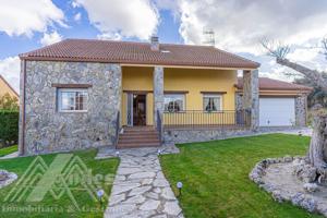 Villa En venta en Zarzuela del Monte photo 0