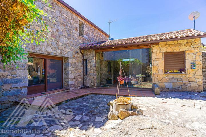 Villa En venta en Hoyorredondo photo 0