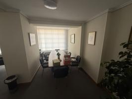Oficina En alquiler en Vitoria-Gasteiz photo 0