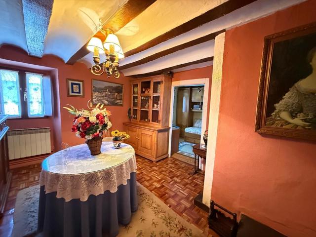 Villa En venta en Condado de Treviño photo 0