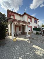 Unifamiliar Pareada En venta en Brunete, Brunete photo 0