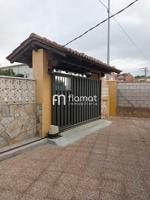 Casa en venta en Vilaturiel, León photo 0