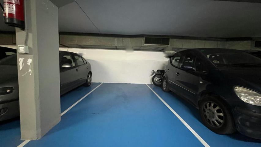 Alquiler plaza de parking en calle Biscaia photo 0