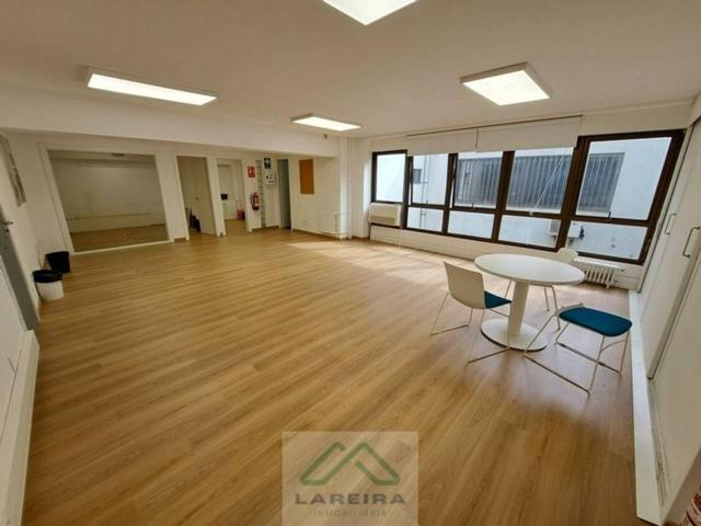 Oficina En venta en Vigo photo 0