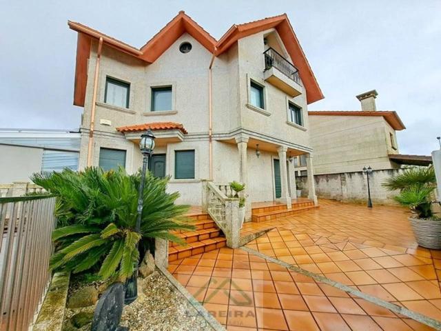 Villa En alquiler en Vigo photo 0