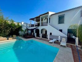 Casa De Campo En venta en Andalucia, Iznajar photo 0