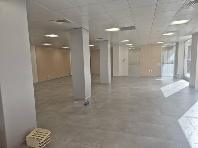 Local en alquiler en Zona Avinguda Alemanya-Avinguda Itàlia photo 0