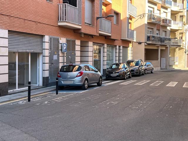 Local En venta en Riudoms photo 0
