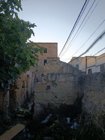 Parcela urbana con construcción a reformar y opción de nueva promoción en LLubi photo 0
