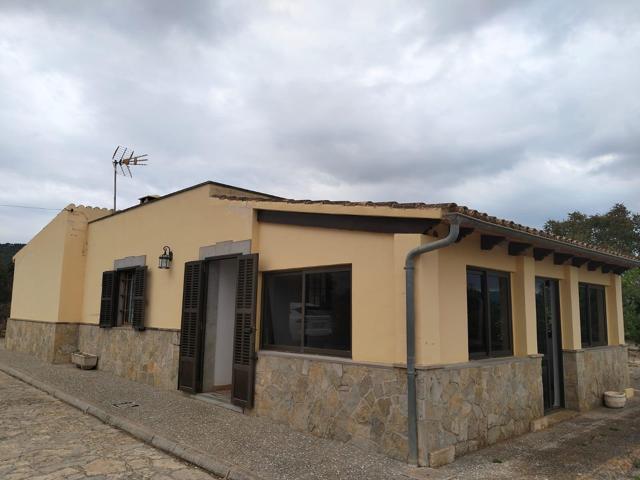 Finca rústica con piscina y vistas despejadas, entre Santa Eugènia y Santa María photo 0