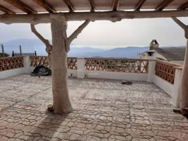 Preciosa casa de pueblo reformada en Yegen photo 0