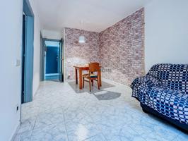 🏡 Una oportunidad para crear tu espacio en el centro de Cubelles photo 0